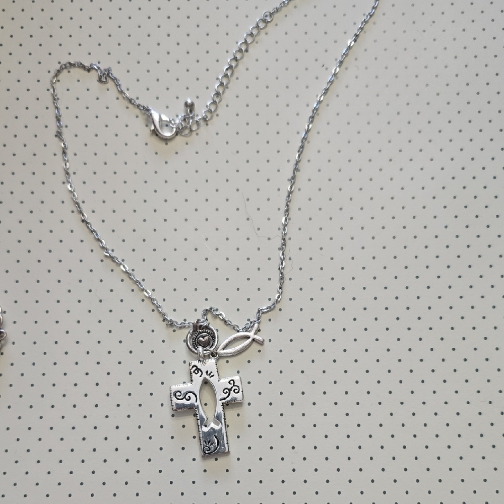 Elegant Silver Cross Pendant Necklace